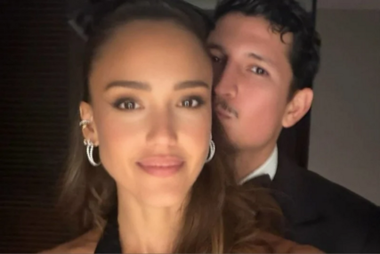 Jessica Alba zablistala na vjenčanju Taylor Swift sa 12 godina mlađim dečkom