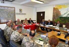 Članovi Zajedničke komisije za odbranu i sigurnosti BiH obišli Komandu 5. pješadijske brigade OSBiH