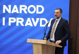 Narod i Pravda: Ljiljani su simbol državnosti Bosne i Hercegovine i zaštit ćemo ih