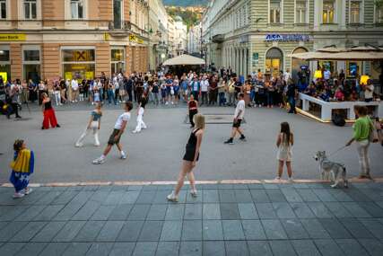 Umjetnice i umjetnici Narodnog pozorišta Sarajevo iznenadnim nastupom najavili specijalni program "Kultura na ulice 2026!"
