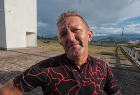 (VIDEO) Nakon 35 godina vratio se sa porodicom iz Švicarske u BiH i to na BICIKLU