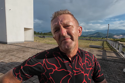 (VIDEO) Nakon 35 godina vratio se sa porodicom iz Švicarske u BiH i to na BICIKLU
