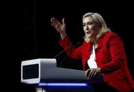 Marine Le Pen čeka presudu koja bi mogla odlučiti o njenoj kandidaturi za predsjednicu Francuske
