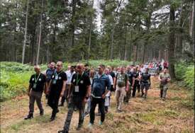 Oko 9.000 učesnika Marša mira krenulo ka Potočarima