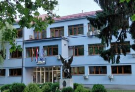 Sindikat MUP-a HBK-a s ministrom Lovrićem o platama i kolektivnom ugovoru