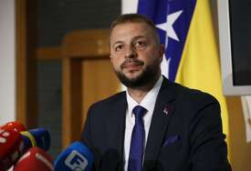 Nešković: Kome treba novih 1.880 službenika na nivou BiH?