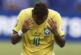 Neymar zabio krasan gol pa se narugao kritičarima. Pogledajte šta je napravio