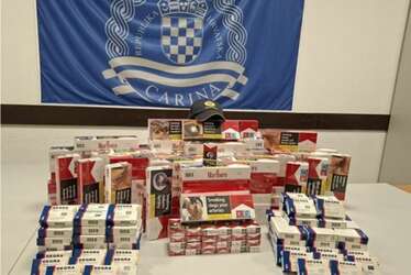 FOTO Carinici Francuzima oduzeli 21.600 cigareta i 100 kutija tableta za potenciju