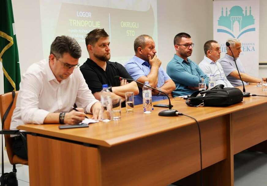 FOTO: ORGANIZACIONI ODBOR ZA OBILJEŽAVANJE 20. JULA, DANA SJEĆANJA NA TEŠKE RATNE ZLOČINE S ELEMENTIMA GENOCIDA U PRIJEDORU I DOLINI SANE