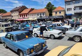 FOTO Oldtimeri iz BiH i Dalmacije u Livnu odali počast dr. Draženu Vrdoljaku
