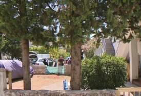 Ekipa Dnevnika Nove TV napadnuta na Viru dok je izvještavala o pečaćenju apartmana, letjelo i kamenje