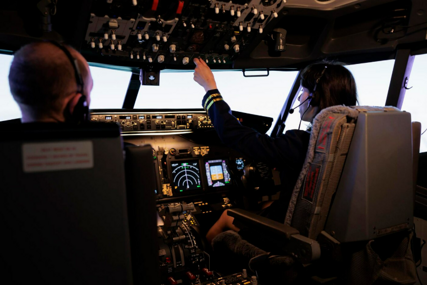 Instruktor iskočio iz aviona u letu i ostavio studenticu da sama prizemlji letjelicu