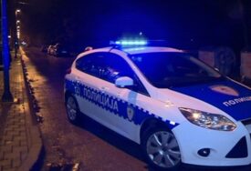 Vozač udario u ogradu dvorišta: Pokušao da pobjegne pa izbila tuča, uhapšen je