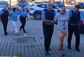 Određen pritvor za uhapšene koji su zarobili ženu i dijete u stanu