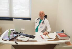 Specijalista urgentne medicine dr. Sanel Hrkić: Kako prepoznati sunčanicu i pravilno reagovati