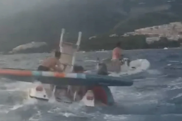 HEROJSKI ČIN! Dvojica Makarana spasili roditelje i djecu koje je bura odnijela na pučinu