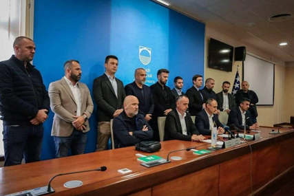 Vijećnici i članovi udruženja "Jer nas se tiče" održali sastanak: "Na deponiji Uborak više se ne smije odlagati otpad"