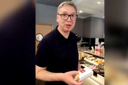 "Mi sendvičari to najbolje znamo" Vučić poslije parade u Parizu otišao na sendvič
