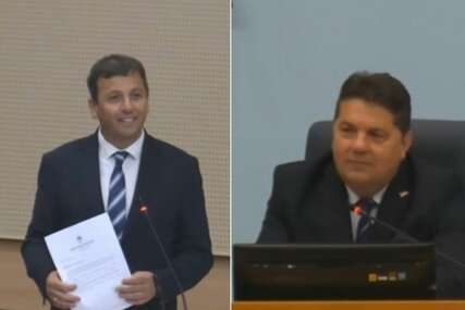 Stevandić izvrijeđao opoziciju, nazavao ih i "mujicama": Vukanović ga s osmijehom slušao pa povikao - isključen je