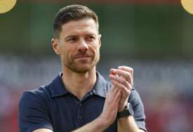 Nijemci tvrde: Xabi Alonso lično razgovarao sa Alajbegovićem oko prelaska u Chelsea