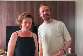 Emily Watson očarala na crvenom tepihu SFF-a: Poseban detalj povjerila Sarajliji Elviru Bajriću