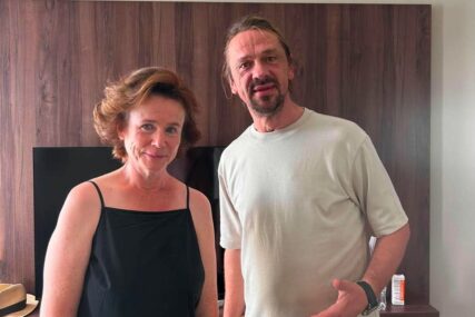 Emily Watson očarala na crvenom tepihu SFF-a: Poseban detalj povjerila Sarajliji Elviru Bajriću