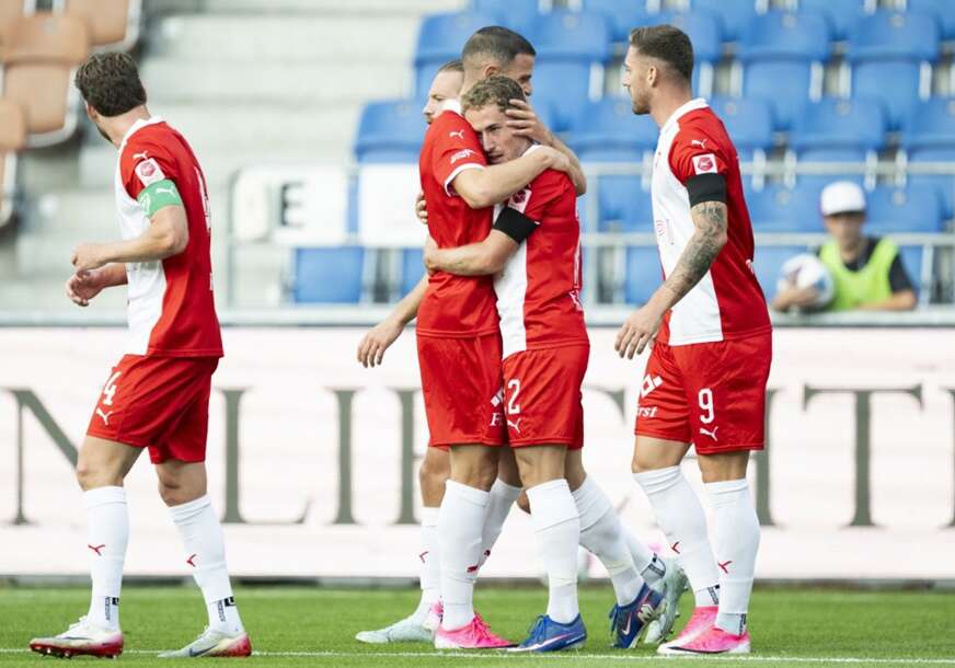 FOTO: EPA/GIAN EHRENZELLER