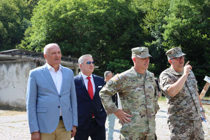 Helez i Fowler posjetili Pretis: "Strateški značaj za odbrambeni sistem BiH"
