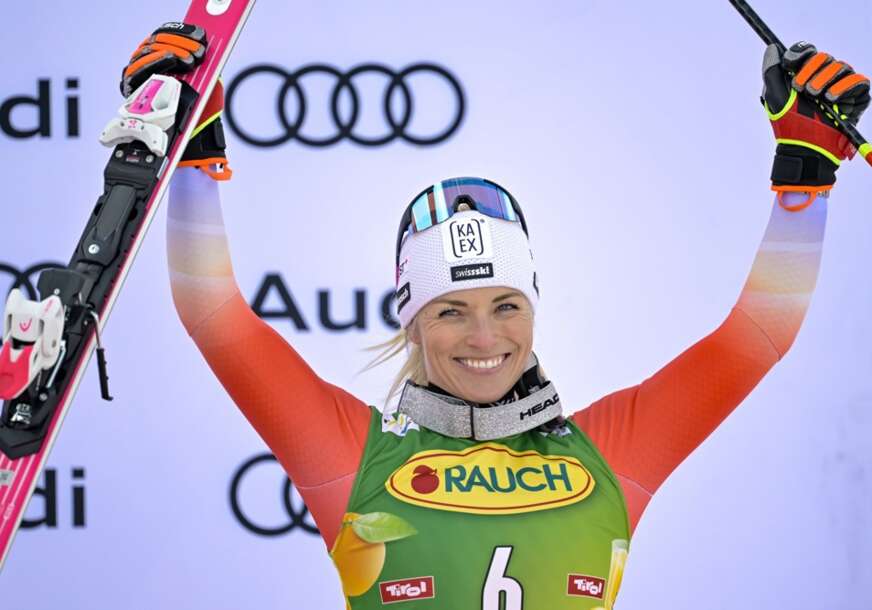 FOTO: EPA/GIAN EHRENZELLER