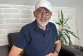 Udruženje Pomozi.ba pokrenulo apel za Mustafu koji vodi borbu s rakom