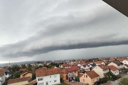 Snažno nevrijeme pogodilo i Prijedor, pojavili se zastrašujući "shelf" oblaci