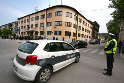 Vozio 177 km/h kroz Srebrenik gdje je ograničenje 50: Policija mu oduzela Passat