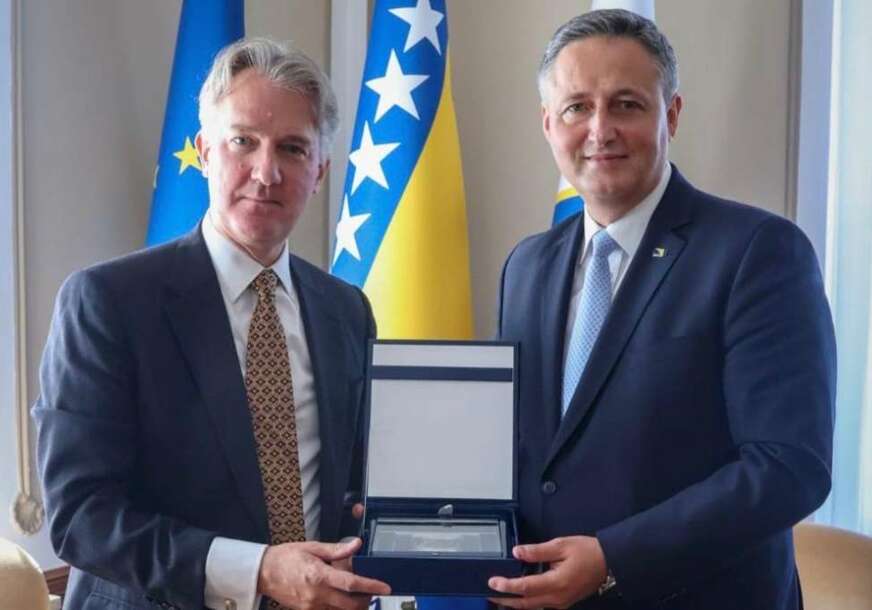 FOTO: KABINET PREDSJEDAVAJUĆEG PREDSJEDNIŠTVA BIH DENISA BEĆIROVIĆA