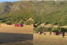 Bileća: Vozilom namjerno udario ljude, pa se vratio da žrtvu pregazi još jednom