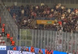 TOTALNA PROPAST ZVEZDE Navijači otjerali fudbalere od tribine nakon sramotnog ispadanja (VIDEO)