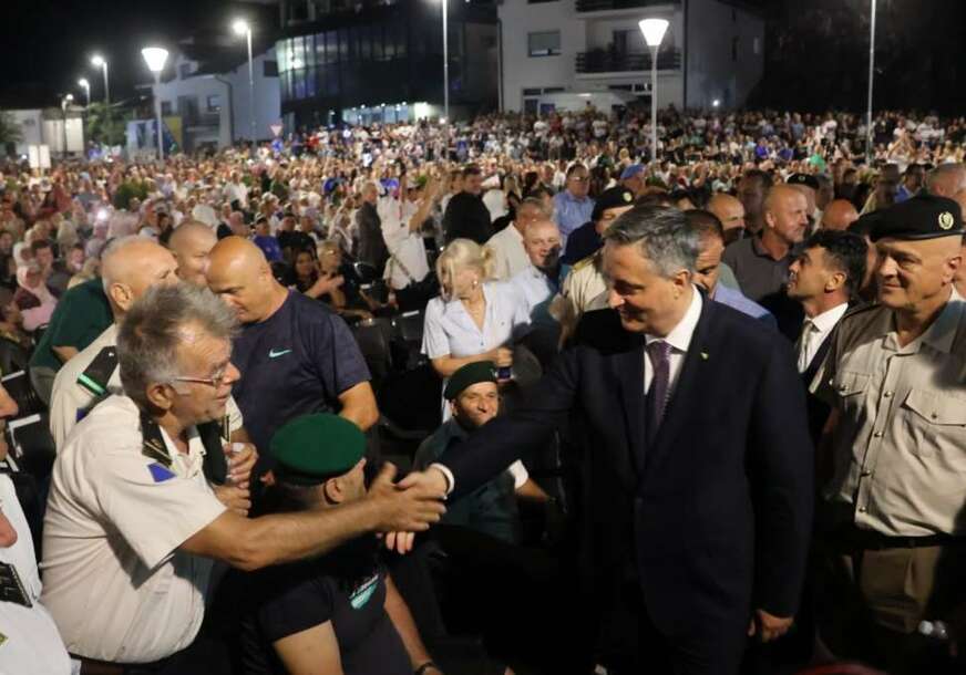 FOTO: KABINET PREDSJEDAVAJUĆEG PREDSJEDNIŠTVA BIH DENISA BEĆIROVIĆA
