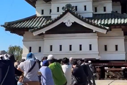 TI JAPANCI... Hiljade ljudi vuku dvorac težak 400 tona!? (FOTO)