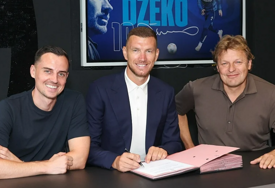 Edin Džeko potpisao novi ugovor sa Schalkeom
