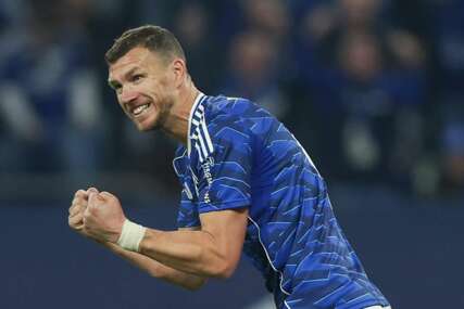 VIDEO Nastavio niz: Edin Džeko postigao prvi gol u novoj sezoni za Schalke
