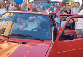 SANSKI MOST U Golf "dvojku" stalo 20 ljudi, podvig za Ginisov rekord (VIDEO)