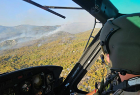 Borba sa požarima se nastavlja: Helikopter OS BIH izbacio 73 tone vode