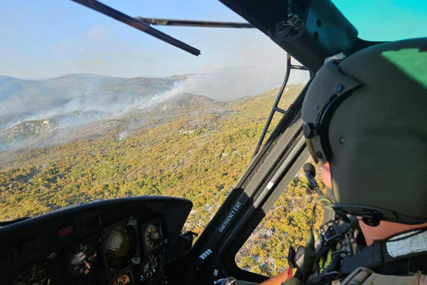 Borba sa požarima se nastavlja: Helikopter OS BIH izbacio 73 tone vode