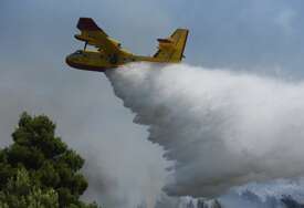 Požar na zadarskom području: Angažirani Air Tractor i dva kanadera