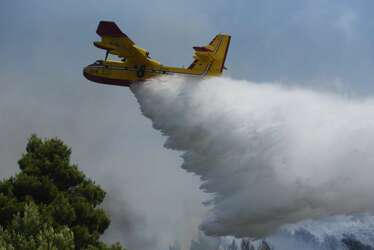 Požar na zadarskom području: Angažirani Air Tractor i dva kanadera