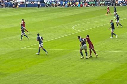 (VIDEO) Mbappe s leđa nasrnuo na Katića, Zmaj odreagovao gospodski pa očitao bukvicu Francuzu