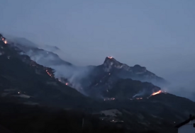 Teška noć pred vatrogascima u Konjicu: Požar je na vrlo nepristupačnom području...