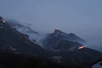 Napeta noć pred vatrogascima u Konjicu: Požar je na vrlo nepristupačnom području...