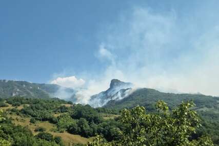 Gori kod Konjica, vatrogasci nemoćni: "Ući u borovu šumu ravno je samoubistvu"