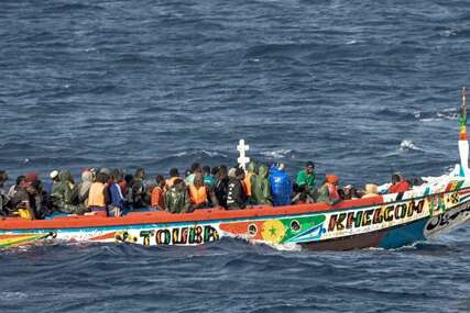 Više od 300 migranata spašeno s broda kod Mauritanije. Među njima 40 djece