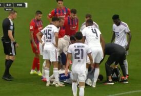 VIDEO / Musiala ponovo kolabirao na terenu: Ušao u igru i srušio se...